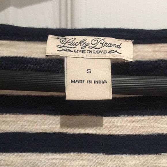 3/$15 Lucky Brand 3/4 Tee - Picture 4 of 5